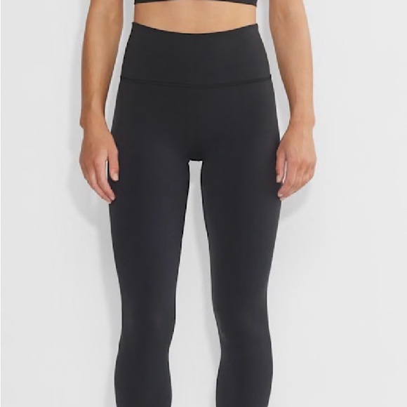 Aritzia TNA leggings - Picture 2 of 4